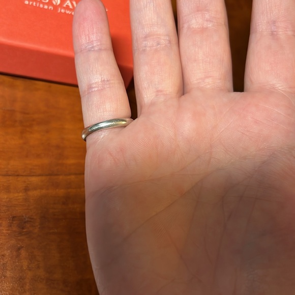 Retired James Avery Ring Sterling Silver Heart Ring. Size 7. - Picture 3 of 4